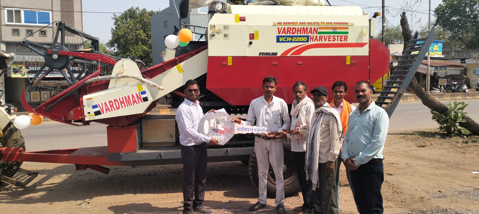 वर्धमान 102 HP हार्वेस्टर डिलीवरी 4 — वर्धमान एजेंसीज
