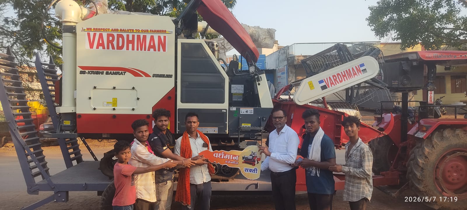 वर्धमान 102 HP हार्वेस्टर डिलीवरी 7 — वर्धमान एजेंसीज